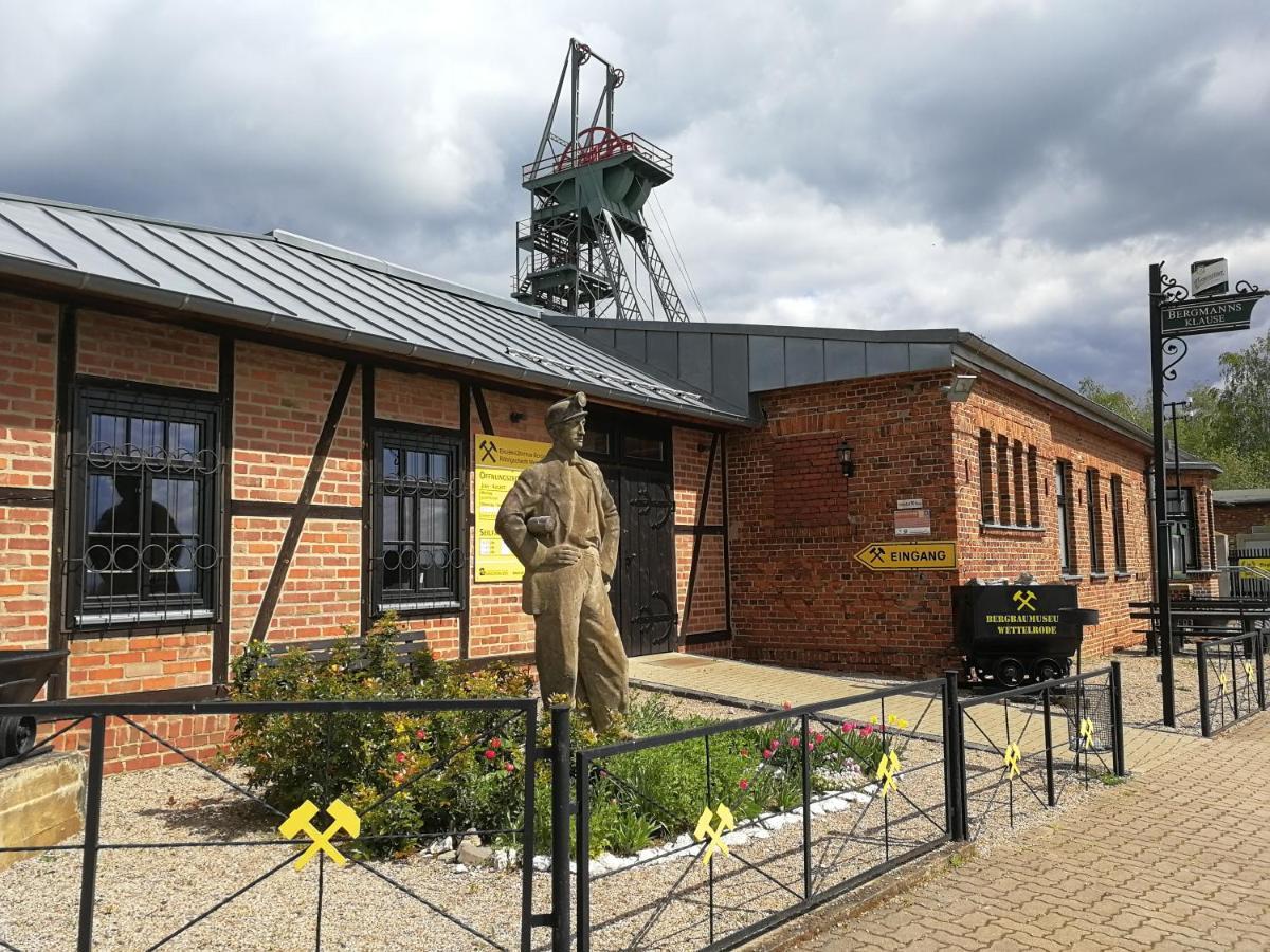 Ferienwohnungen&Campingfässer am Kunstteich Wettelrode Exterior foto